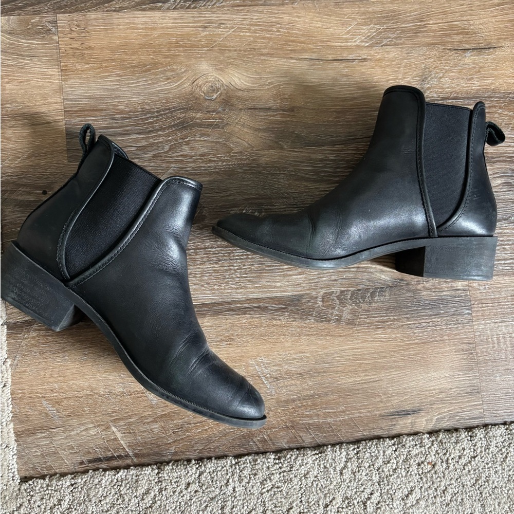 Steve Madden Black Leather Ankle Boots 9.5